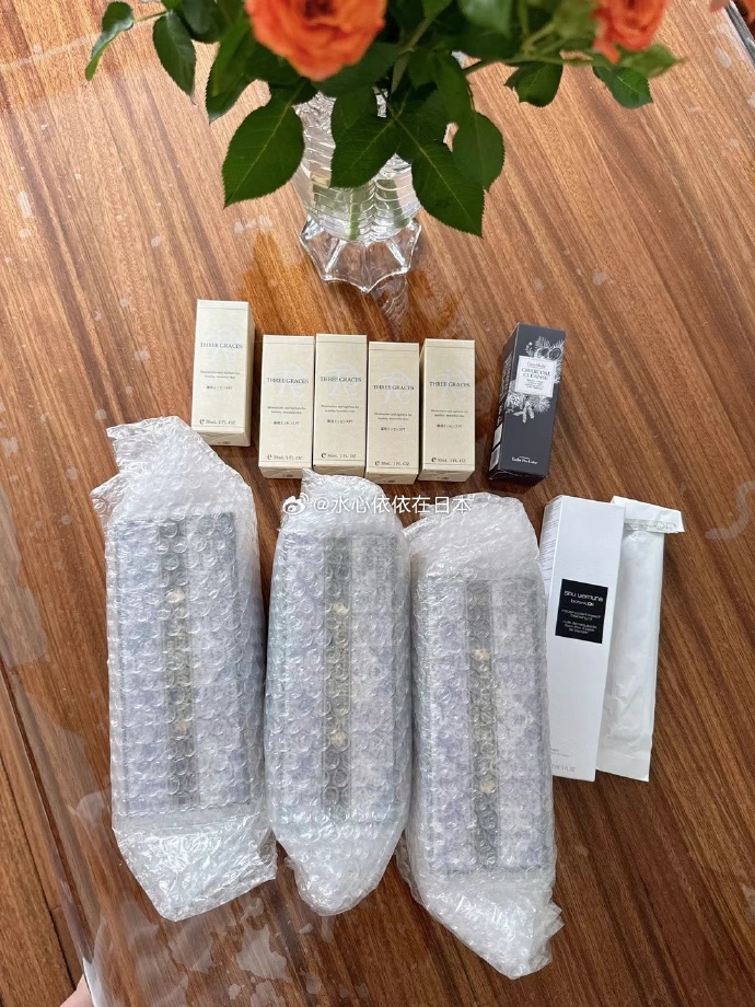 Shanuchakarvart's tweet photo. Just unboxed my long-awaited beauty product haul—perfect packaging, zero damage, so excited to try it all! , https://t.co/EGH5dQanjE