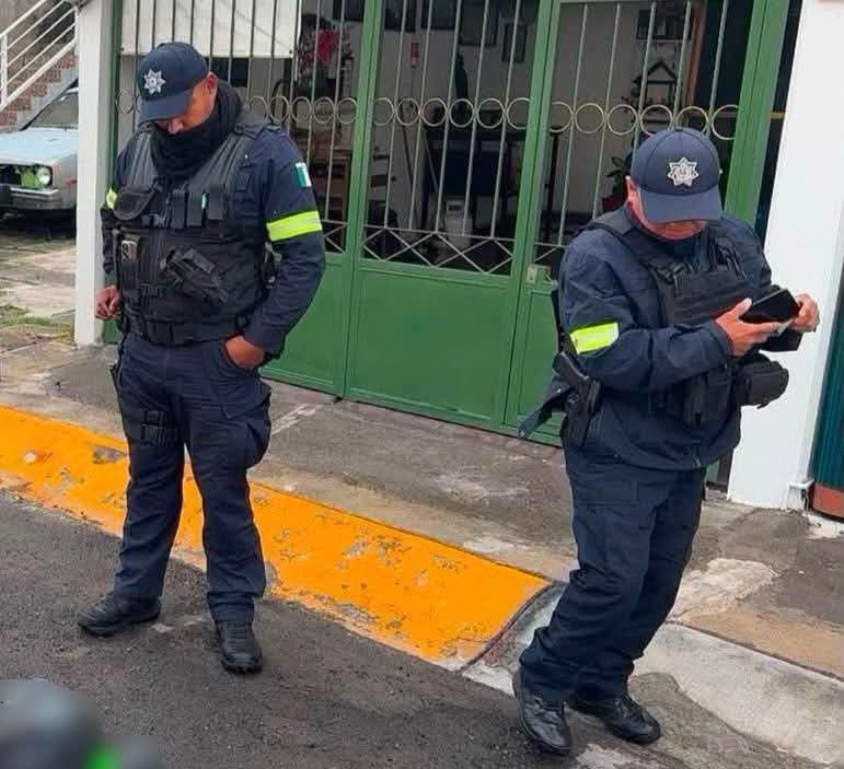 PuntoMedioEdo's tweet photo. 🚨 #Noticia Hechos de #violencia no dan tregua en #Izcalli; hallazgo de posibles restos humanos vuelve a encender las #alertas.
Julio cerró con un #repunte de 40% en homicidios dolosos...
🤳 Más información ⬇️
https://t.co/ccv5axuXwe https://t.co/ePIsWY9Ehs