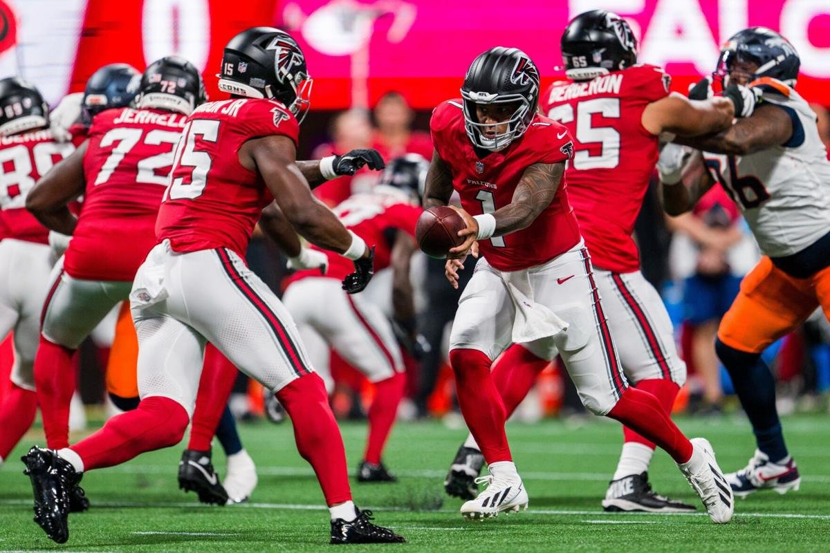DirtyBirdsSpain's tweet photo. ✍🏽 Nuevo artículo en la web con lo más destacado de la tercera semana de training camp y del primer partido de pretemporada contra los Broncos!

🔗 https://t.co/hRPc2MksKS

#DirtyBirds #DirtyBirdsEspaña https://t.co/c5rrKZ6nDz