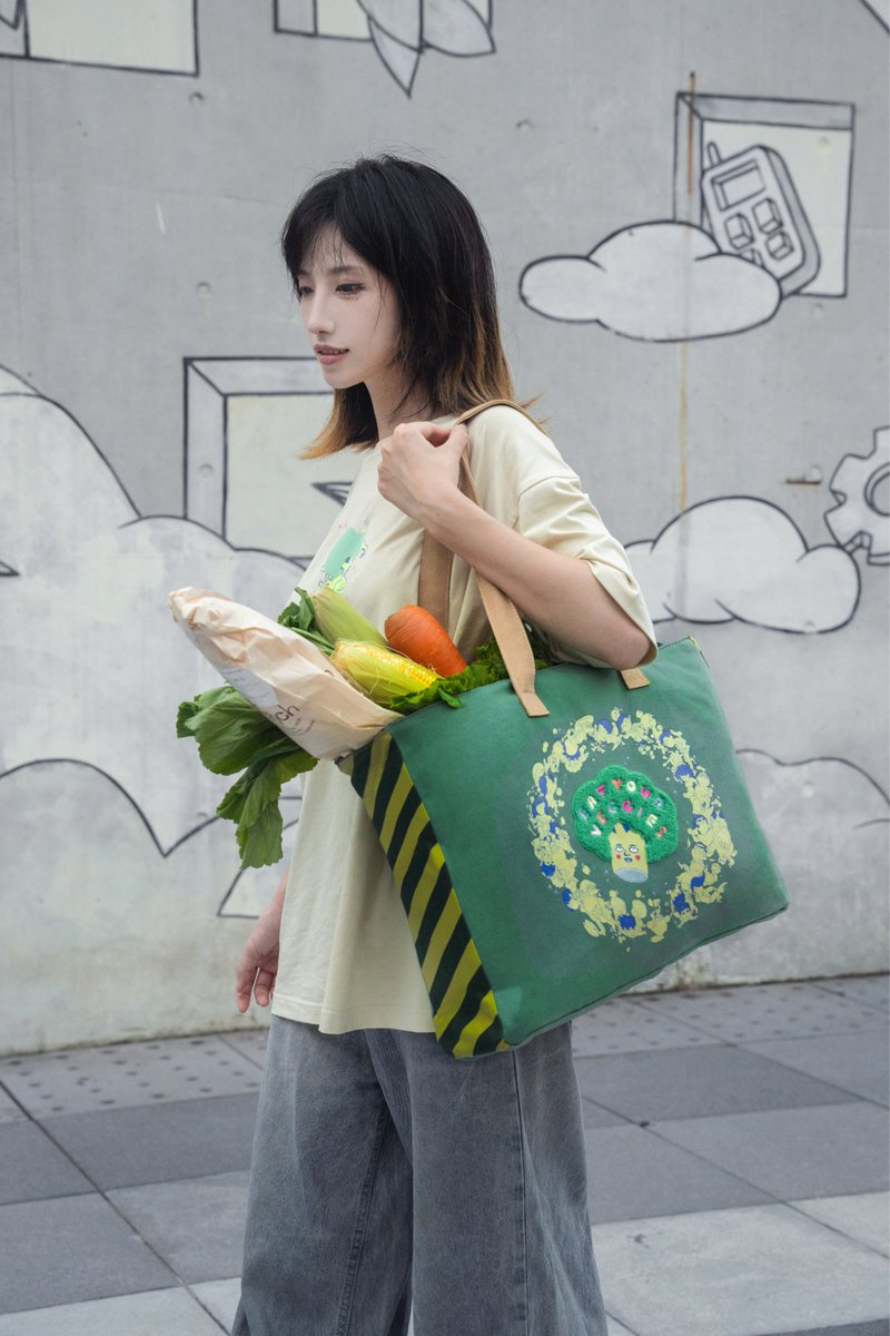 BibisamaApparel's tweet photo. MOB PSYCHO 100 🥦 BIBISAMA collaboration 
pre-orders are open! https://t.co/CAVs2fLcWl