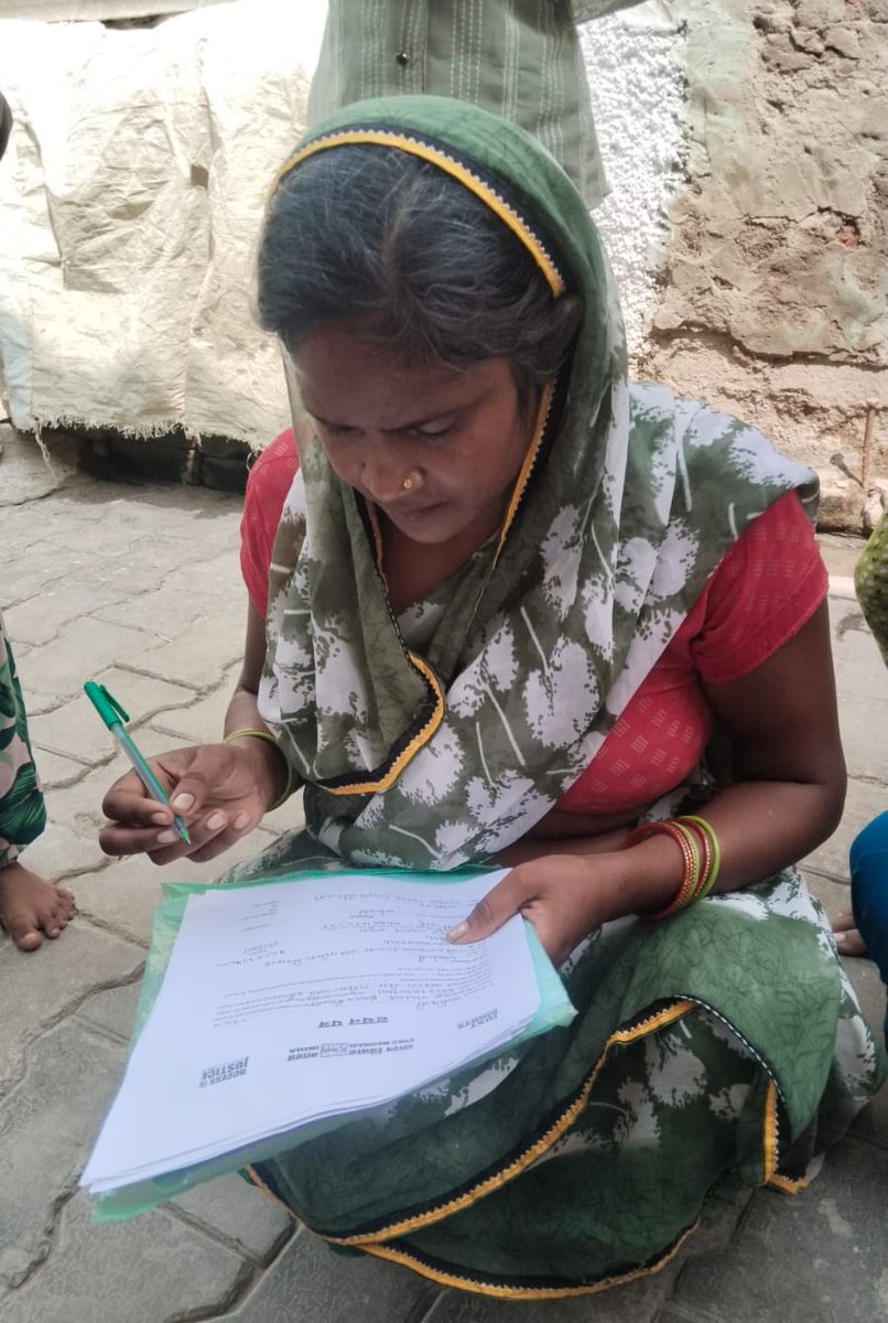 SADRAG18's tweet photo. Beruka, rural village, Mathura district, U.P. echoed with powerful chants of “No to Child Marriage!” when the Just Rights for Children team reached the community. The strongest voices came from the women   taking undertaking &amp; pledging to stand against child marriage https://t.co/6ZuahqjKd8