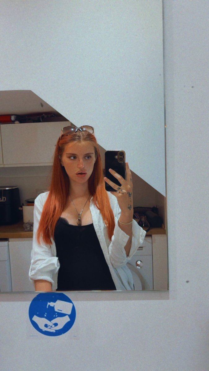 mummy_mitchell's tweet photo. 2 weeks since having my baby and feeling like me again💪🏼 

findom fincuck paypig 18+ ukseller https://t.co/aPNGQ6cSJA