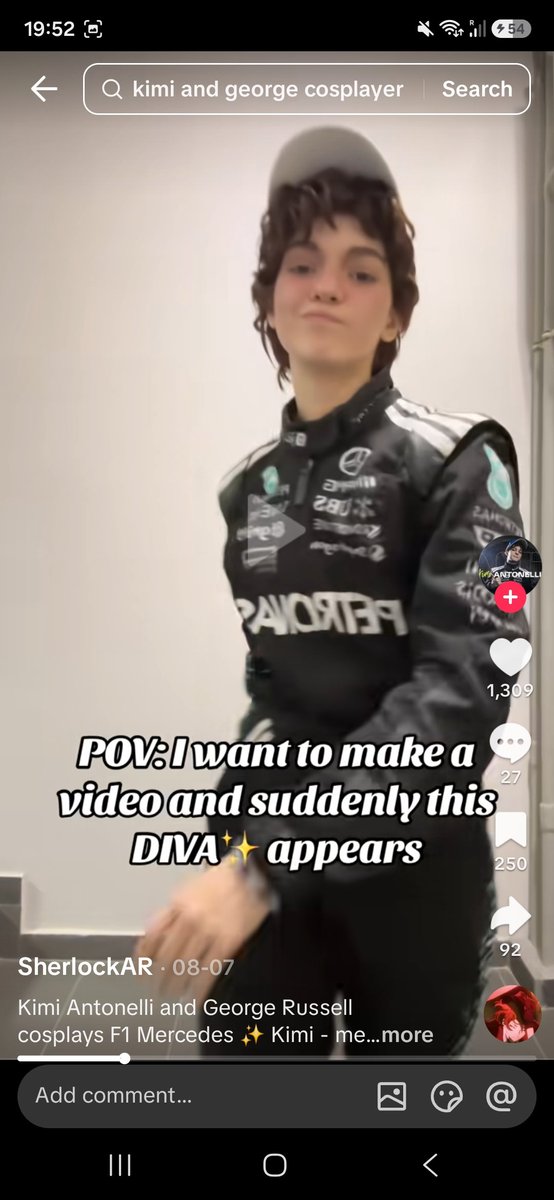 renrenskates's tweet photo. am I woke or is this weird (kimi cosplayer is apparently the Lewis cosplayer 🥹) https://t.co/uQdZMxDYDU