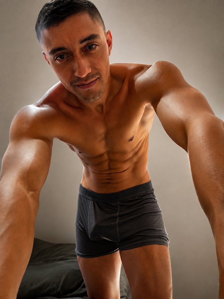 roquyx's tweet photo. Não consegui escolher só uma… então ficam as duas. 😈🔥
Qual ganhou sua atenção?
#Hot #Masculino #Homem #Fitness #Muscle #SemCamisa #CorpoMasculino #Brasileiro #Nudes https://t.co/Ogbx1wteuW