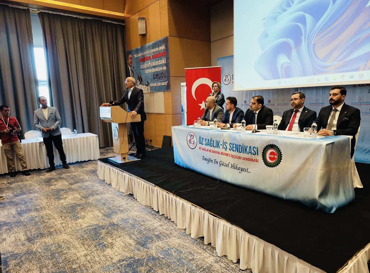 akuzum_mehmet's tweet photo. 📍Malatya

Öz Sağlık-İş Sendikamız Malatya Şubemizin 2. Olağan Genel Kurulu Genel Sekreterimiz Fadlı Erdem'in katılımları ile gerçekleştirildi.

Birlik, beraberlik ve kardeşlik içerisinde gerçekleştirdiğimiz Genel Kurulumuzun teşkilatımız ve kıymetli üyelerimiz adına hayırlara vesile olmasını diliyorum.

Genel Kurul sonucunda güven tazeleyerek yeniden göreve seçilen Malatya Şube Başkanımız Sayın Mustafa Türkoğlu’nu tebrik ediyor, yeni dönemde kendisine ve yönetimine üstün başarılar diliyorum.

Hak-İş Konfederasyonumuz ve Öz Sağlık-İş Sendikamız çatısı altında; emek, alın teri ve hak mücadelesini daha da güçlendirerek yolumuza kararlılıkla devam edeceğiz.
