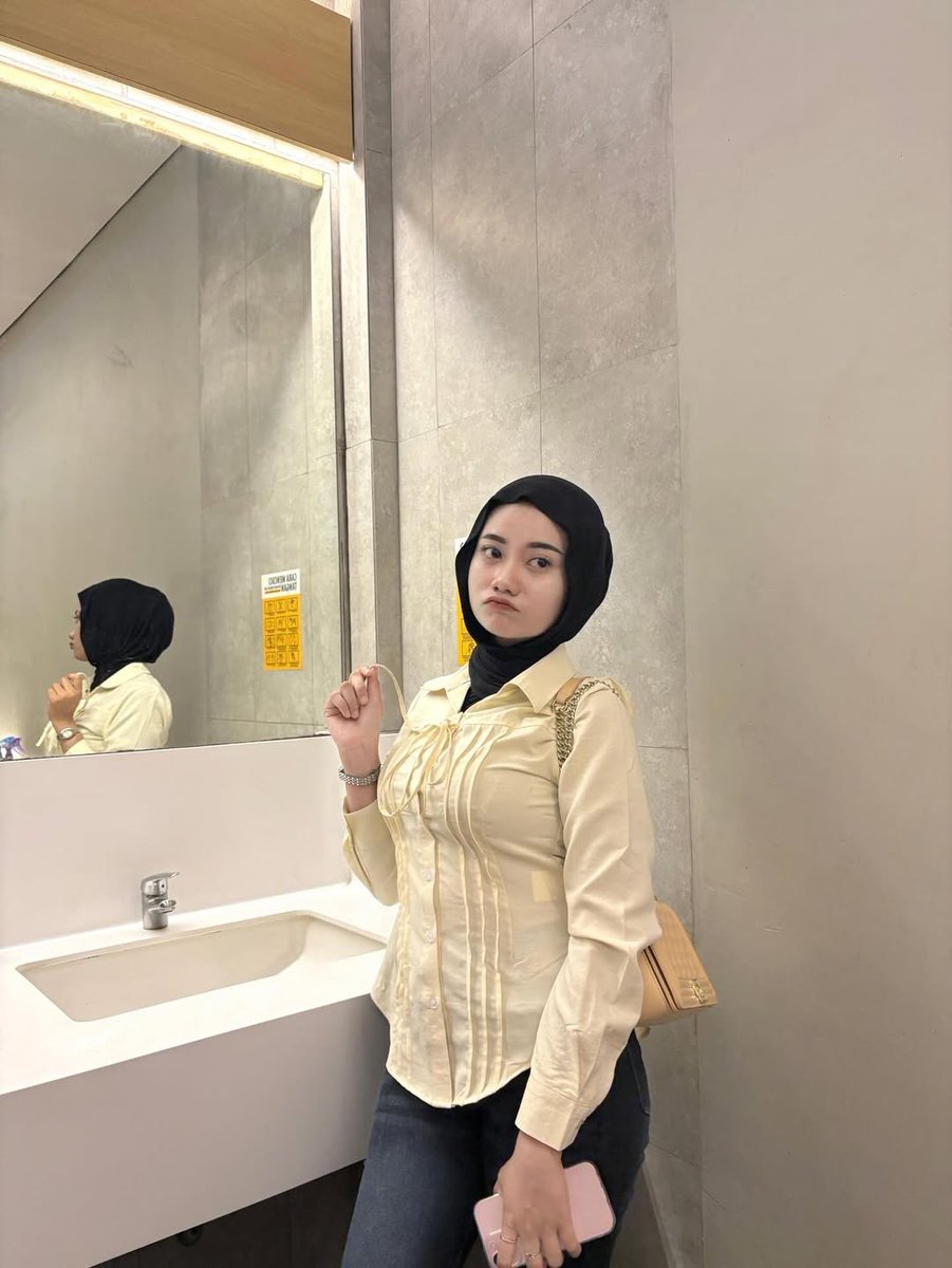 netnotluv's tweet photo. maba gacor ternyata Segede itu https://t.co/7CUosYNa47