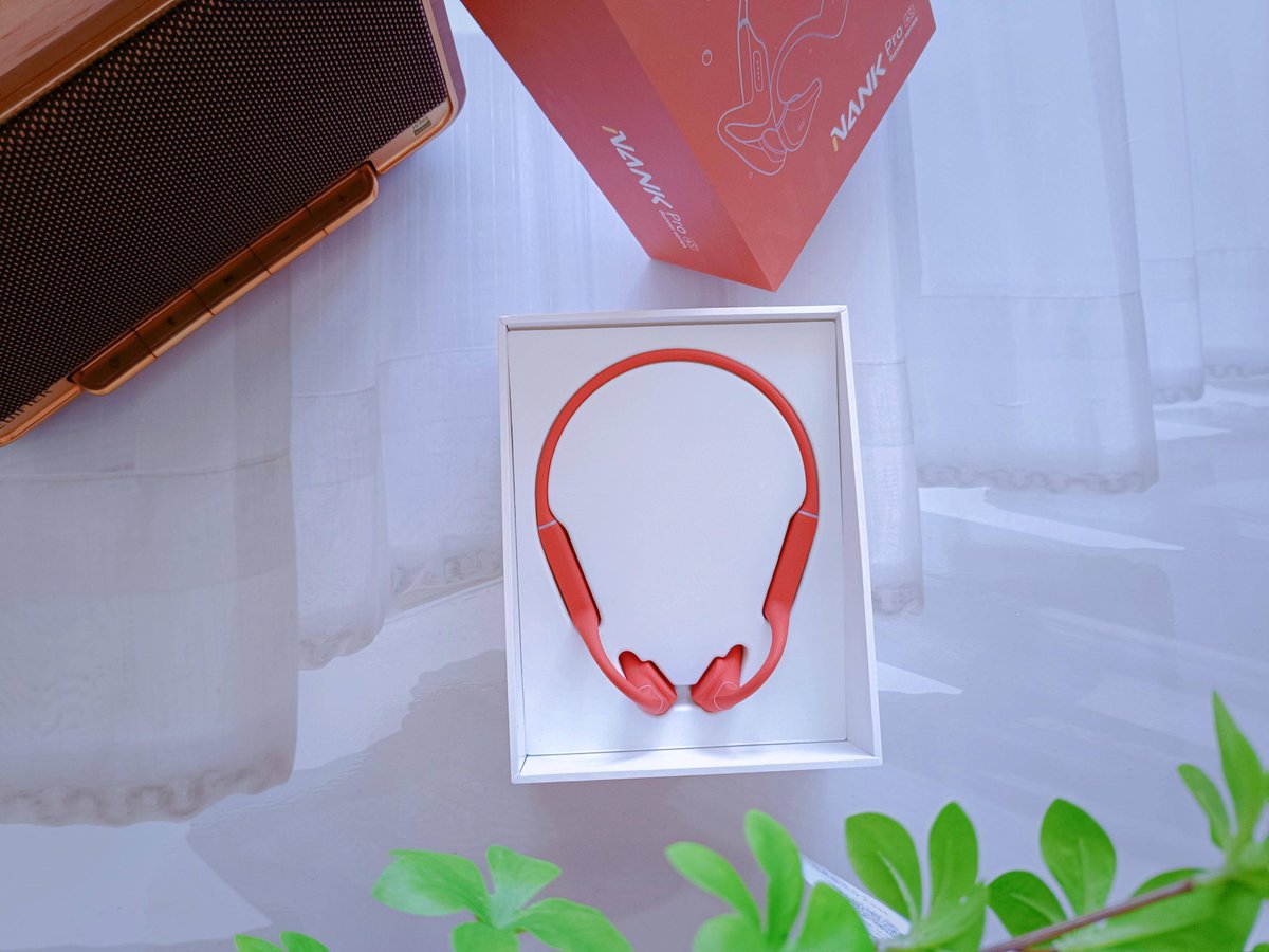 endohlord1's tweet photo. Just unboxed a mystery package—total win, the new wireless earbuds I’d been eyeing for months! Sound quality’s chef’s kiss, no more tangled wires.  #SmallWin， https://t.co/v5fpaFO2lL