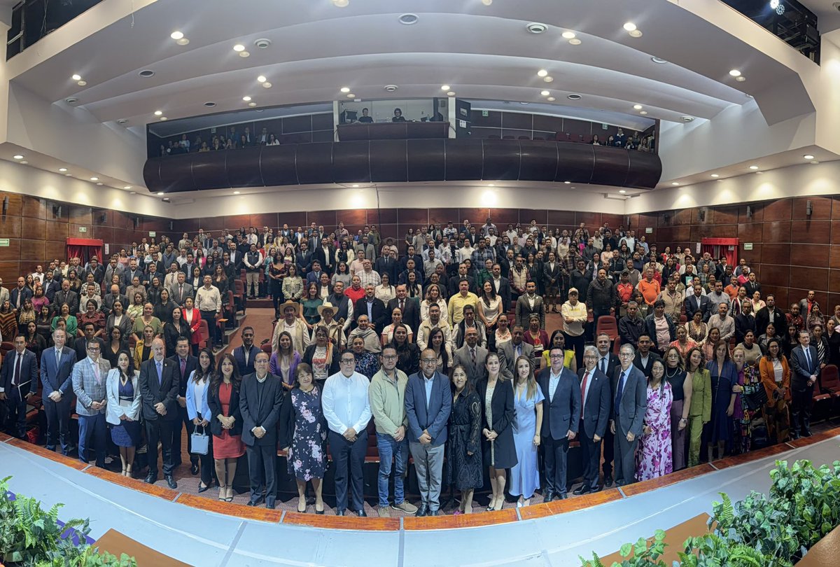 Infoem's tweet photo. El día de ayer se llevó a cabo la 29ª Sesión del #Pleno del #Infoem, en el municipio de #Lerma; en esta sesión se reconocieron los aportes de Sharon Morales Martínez y @lgparranoriega, quienes concluyeron su periodo como Comisionada y Comisionado de este #OrganismoGarante. https://t.co/DoGw4JDDpY