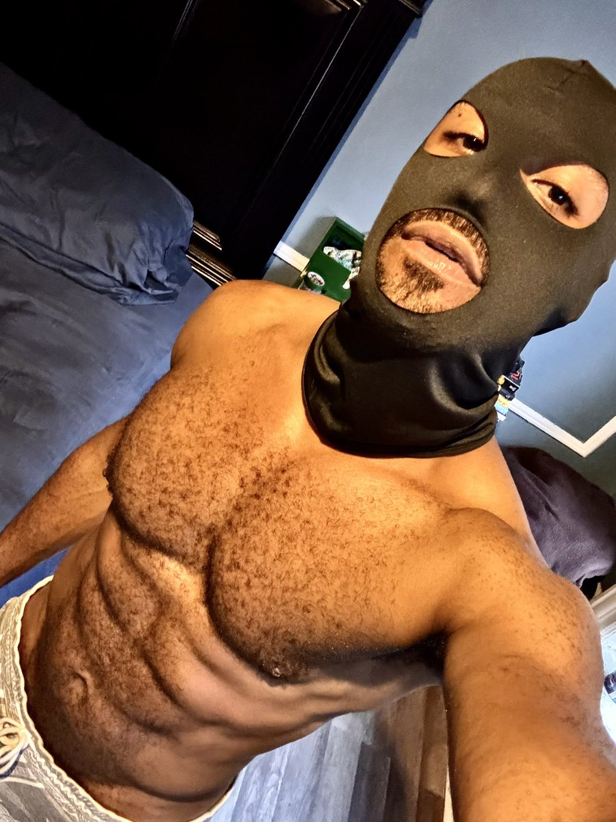 JusstKameo's tweet photo. I got the strap https://t.co/pP00Elv6E6