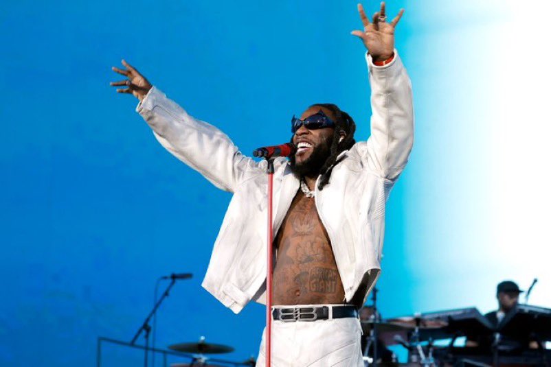chartsafrica's tweet photo. Did You Know..?

@burnaboy is the first African artist to sell out three of the world’s most iconic arenas: Madison Square Garden (New York), The O2 Arena (London), and GelreDome (Netherlands). https://t.co/tL9JRu5Ew1