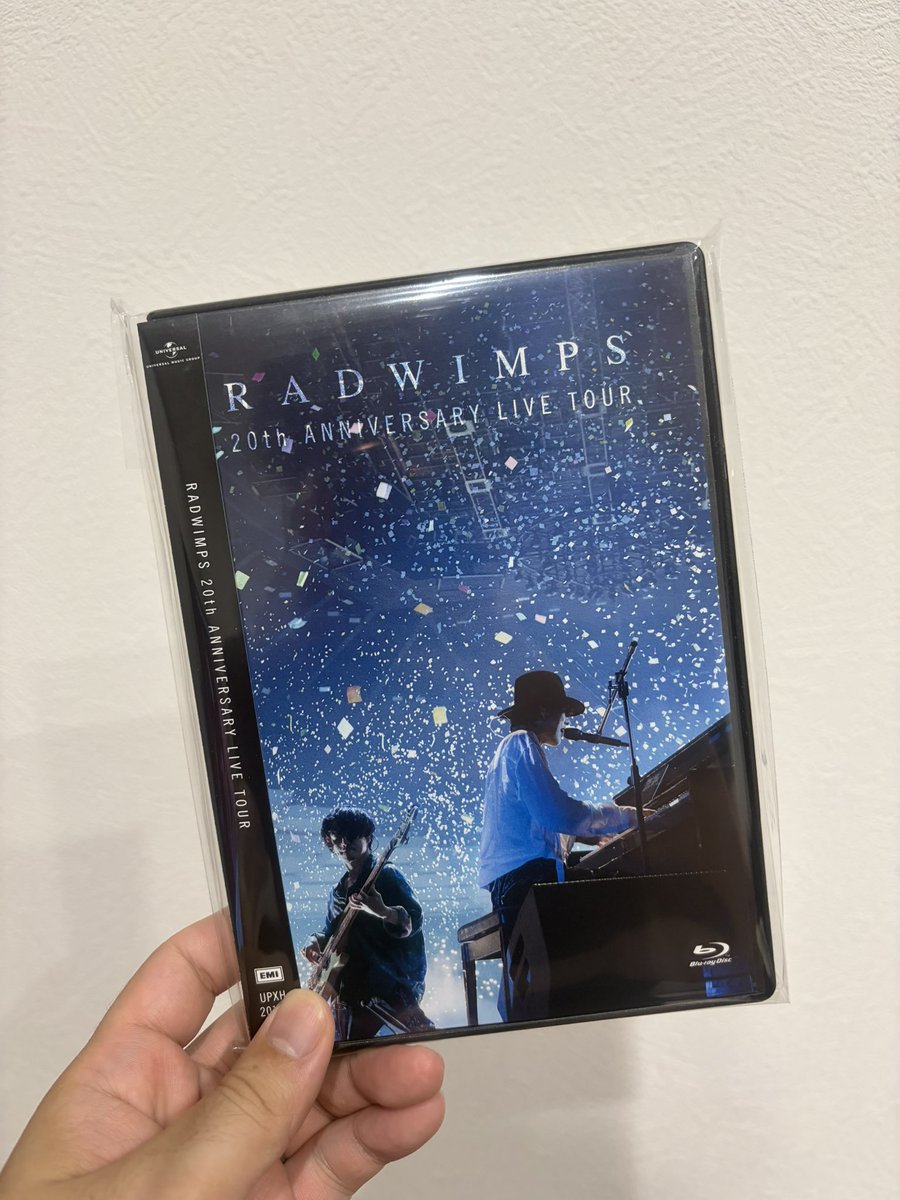 thymerBUMPsuko's tweet photo. Netflixで観たから買うか躊躇ってた自分をぶん殴りたいぐらい特典映像良かった。今思えばNetflixもずっと残る訳じゃないし、智史とBUMPとVaundyとYOASOBIだけでも充分過ぎる価値。 https://t.co/MgfQrk7weC