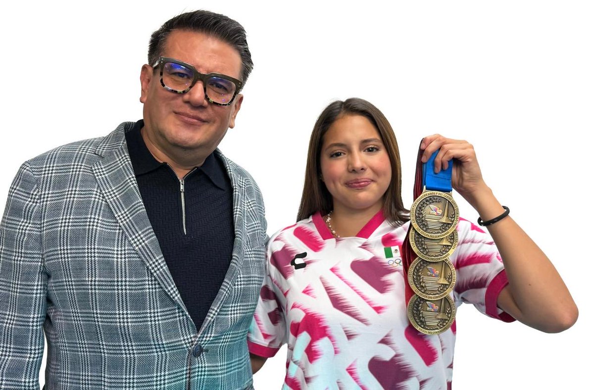 SGarciaSoto's tweet photo. Gracias por la visita Camila Argumedo, medallista Centroamericana en natación artística, que orgullo tenerte en #ALA1. https://t.co/pAOn5mVN6w