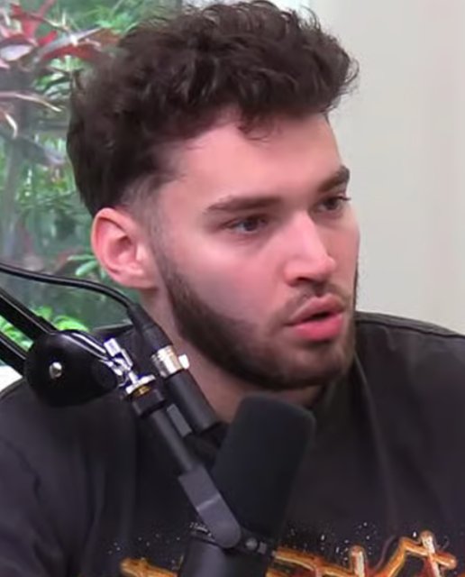 xzniko's tweet photo. 🚨 ADIN ROSS JUST DROPPED A HUGE GTA 6 BOMBSHELL 👀

Adin claims he paid $350,000 to CyberLeek for a copy of GTA 6 — and says he actually owns the game 😳Now he’s planning to reveal his GTA 6 rating LIVE on Kick 👀🎮$350K for GTA 6… and he’s about to show it to everyone 💀
THIS COULD BE THE BIGGEST GTA 6 LEAK YET. 🚨