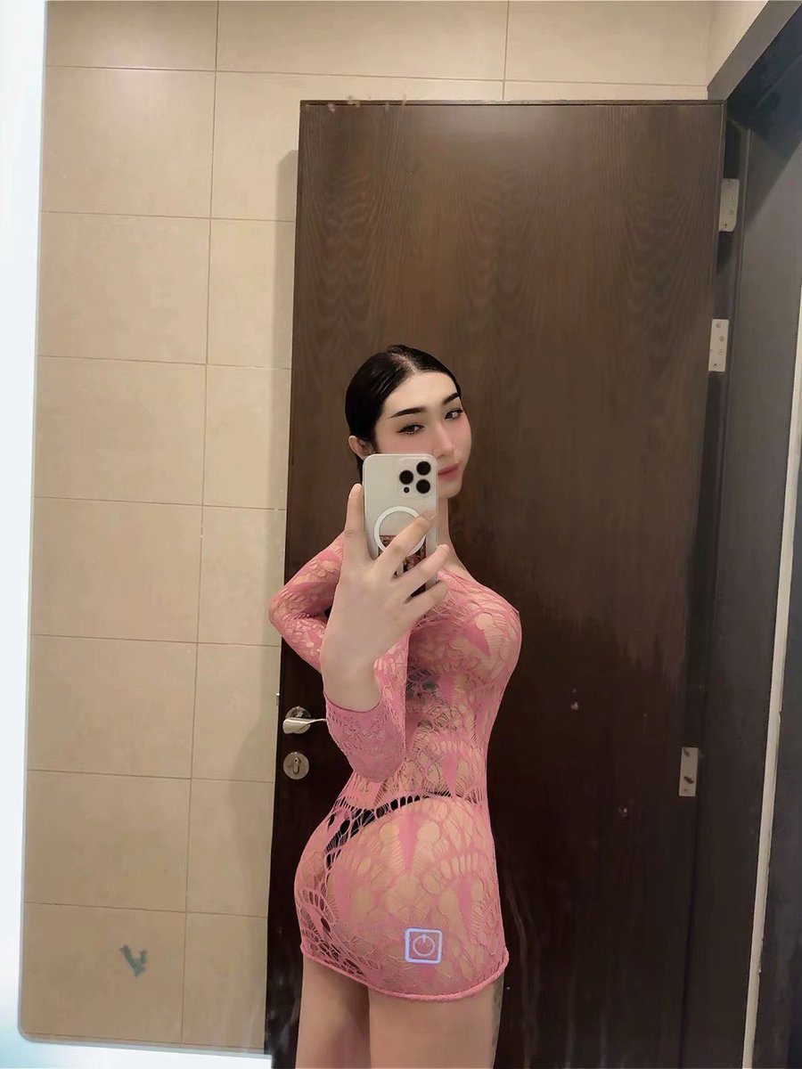 CrystaMillraney's tweet photo. #ladyboy_saudi 
#ladyboy_riyadh 
#ladyboy_both_in_Riyadh https://t.co/M6lU8FAaqP