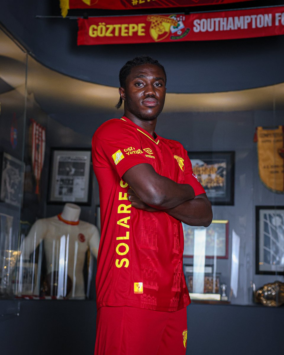Goztepe's tweet photo. Richard Akonnor Göztepe'mizde! 💛❤️

Kulübümüz, Birleşik Arap Emirlikleri vatandaşı sol bek Richard Akonnor'un 2026/2027 sezonu sonuna kadar satın alma opsiyonuyla birlikte kiralanması konusunda oyuncu ve kulübü Al-Jazira Club ile anlaşmaya varmıştır.

Richard Akonnor joins Göztepe! 💛❤️

Our club has reached an agreement with UAE left-back Richard Akonnor and his club Al-Jazira Club for the loan transfer of the player until the end of the 2026/2027 season, with an option to buy.

https://t.co/fcMEElDjar

#Göztepe