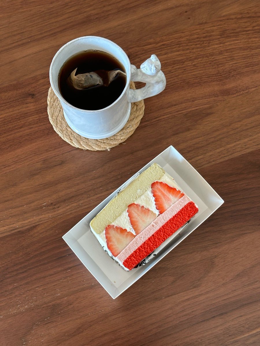 Michael56599729's tweet photo. Just had the best matcha tiramisu at this hidden café in Brooklyn—creamy, earthy, not too sweet, and the matcha taste hits perfectly! 10/10 would come back this weekend https://t.co/HfVZ7QhiiP