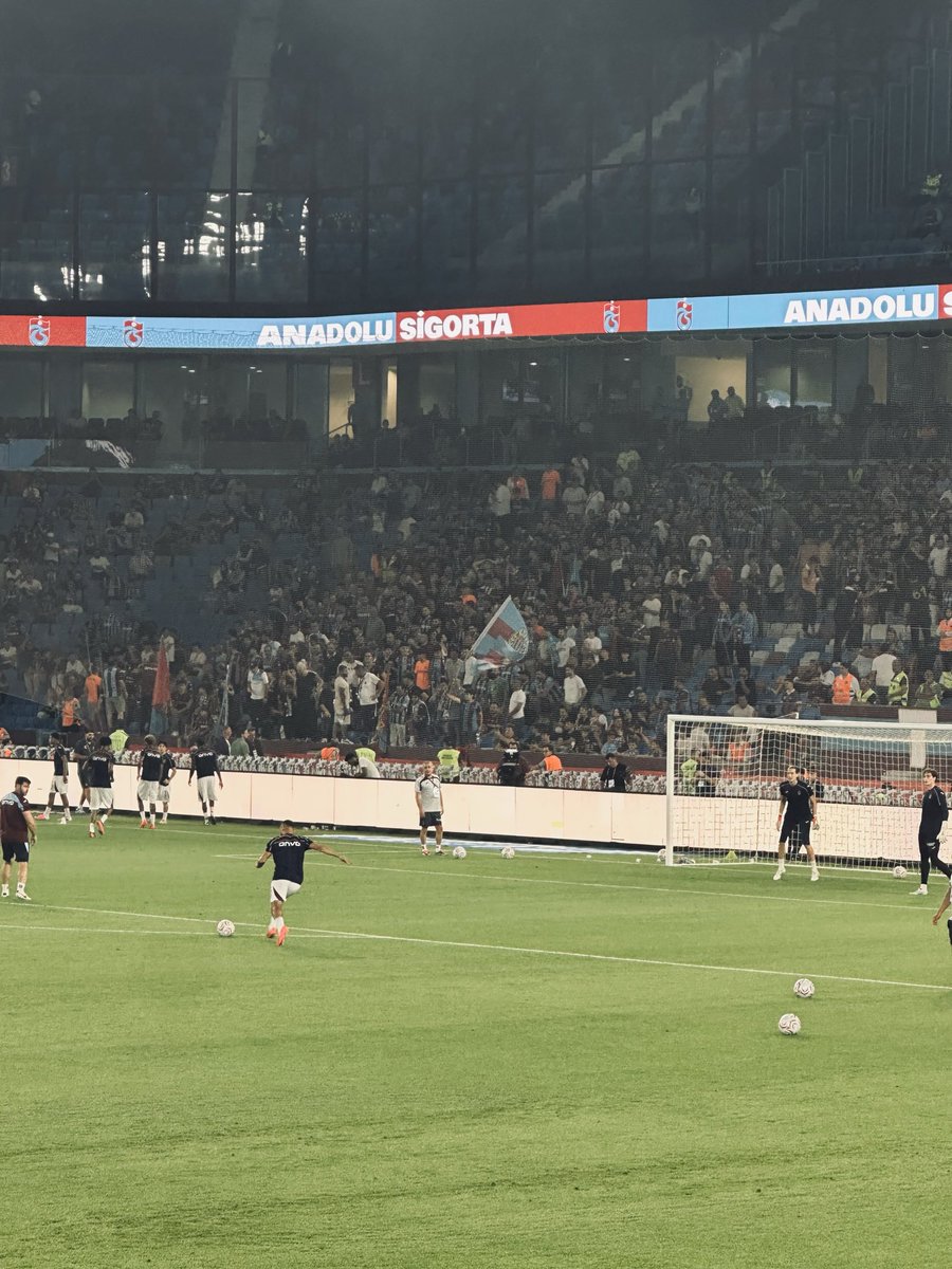 nobodyfrom61's tweet photo. Her şey Salah’ın soluna çekip köşeye bırakacağı golleri en iyi açıdan izlemek için.. https://t.co/x5kCdPcgAn