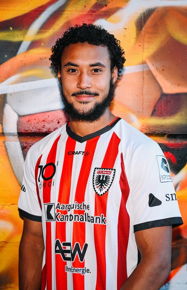 ResmiTransfer's tweet photo. Oyuncu: Alexis Beka Beka 🇫🇷
Eski Kulübü: RAAL La Louvière
Yeni Kulübü: FC Aarau
Tip: Bonservis
Süre: 2 Yıl
Mevkii: Defansif Orta Saha
Yaş: 25 https://t.co/rS0OCMP4sC