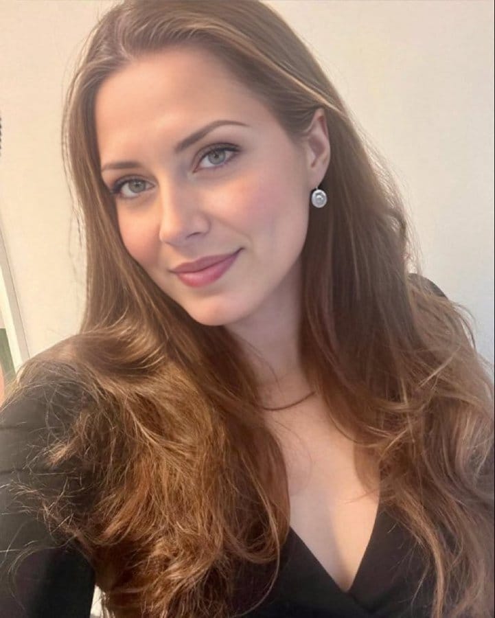 Azkaizd0's tweet photo. Do you think divorced women are attractive? https://t.co/6MHd3wNf5M