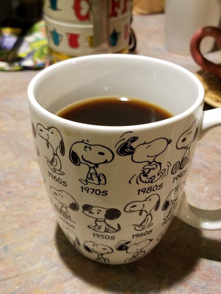 Elamorduele_80's tweet photo. Sé de libertades que saben a café tranquilo, a teléfono en silencio y a una vida que ya no necesita explicaciones. https://t.co/LU7MA1UF6I