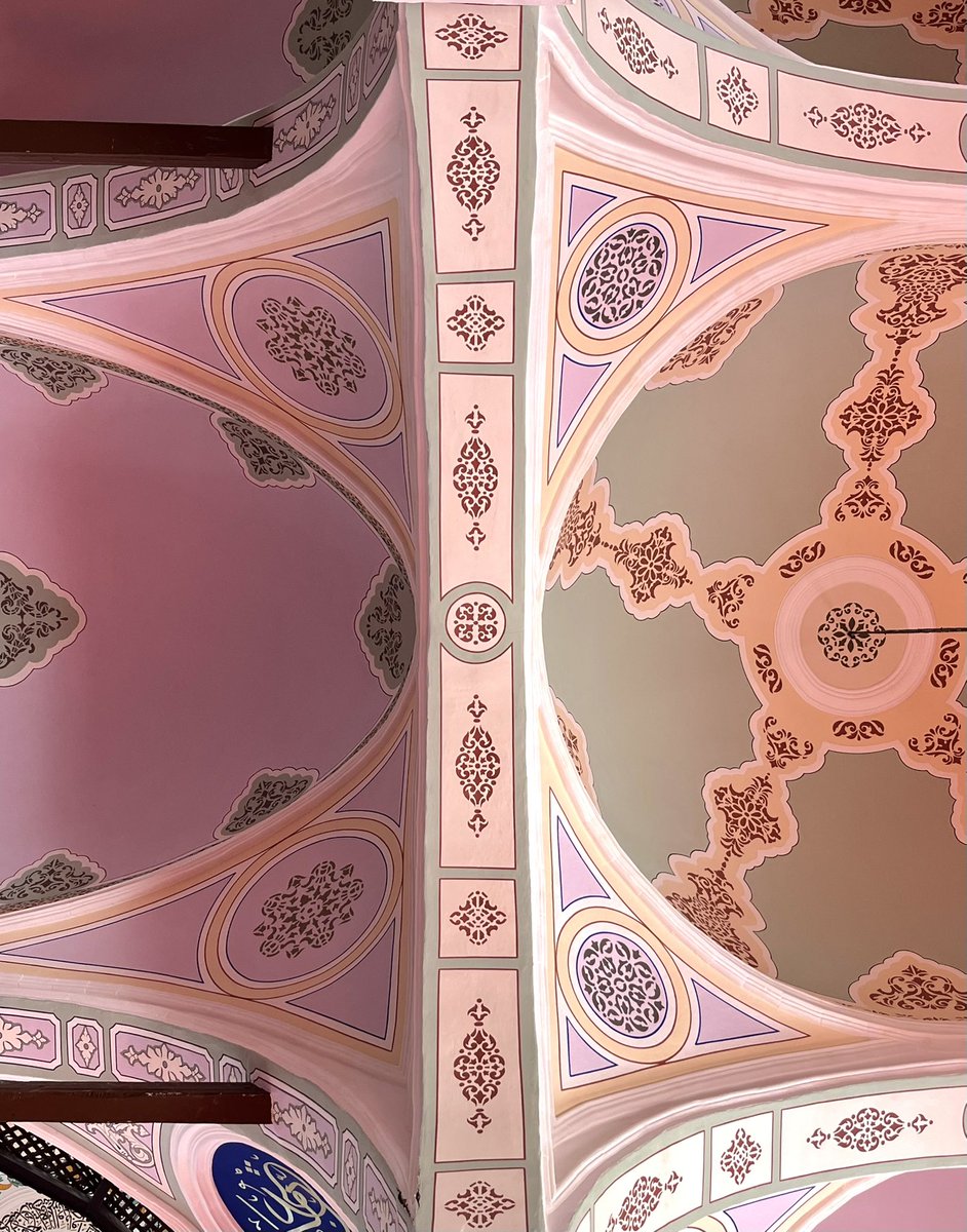 withaticeee's tweet photo. Isparta Ulu Camii,caminin renklerine bayıldım https://t.co/FZAGcNvwiM