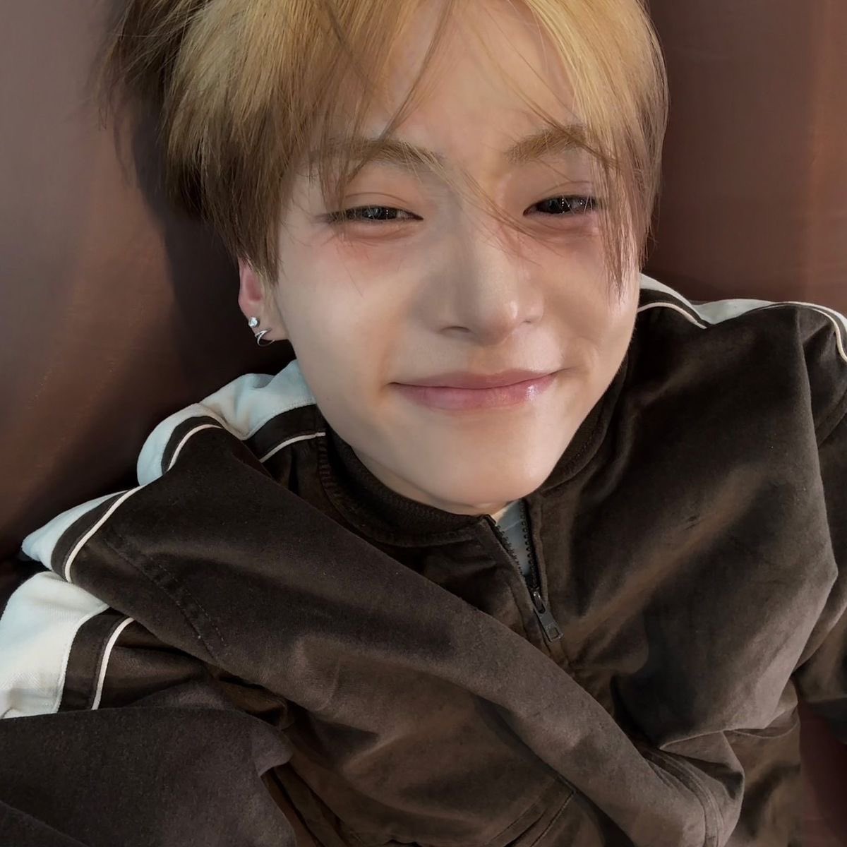 musesangwon's tweet photo. @mentorreyhan MENG MENANGIS.. Meng jangan menangis cakeup.. Iya suaminya dan punyanya Reyhan ya.. I love you Adek cakep ganteng.. 🫳🏻 https://t.co/LbnMRVh9bC