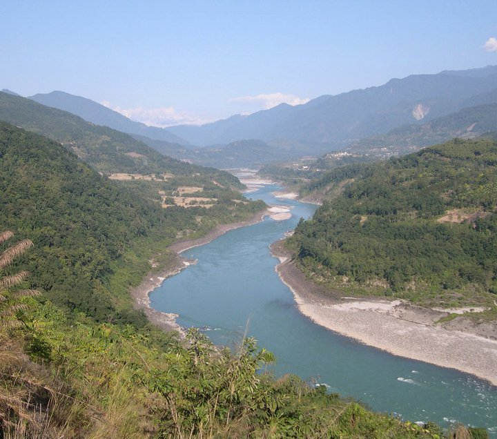 india_plus_'s tweet photo. 🚨 Amit Shah says linking the Brahmaputra with the Kaveri and Godavari could solve India’s water shortage for the next 100 years. https://t.co/0vxLHsz7Q9