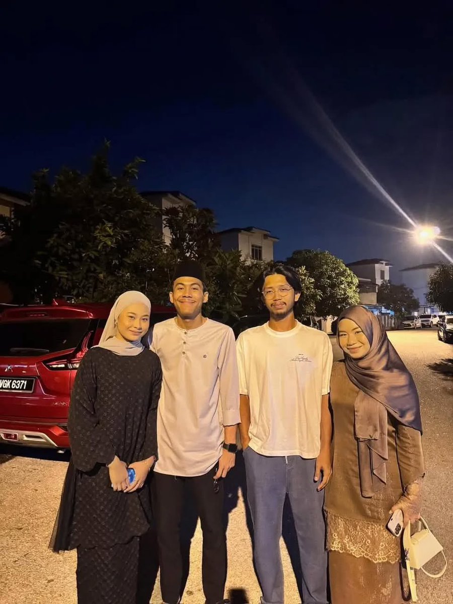 bckupacc99's tweet photo. Sebenarnya, kena betrayed dengan kawan tu lagi sakit daripada kena curang. https://t.co/ZhvmqhSXA3
