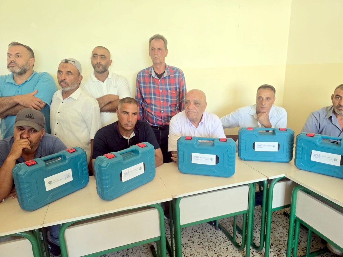 MoaLebanon's tweet photo. هاني من عكار ووادي خالد: خفض كلفة الإنتاج وتطوير البنية الزراعية وتعزيز الاستثمارات أولوية وطنية 1

#الزراعة_نبض_الأرض_والحياة
#وزارة_الزراعة
#وزير_الزراعة

يوتيوب وزارة الزراعة:
https://t.co/7qxqfrbXxy

فيسبوك:
https://t.co/FstS1UYJCF

موقع الوزارة:
https://t.co/3WsAmPCl4h https://t.co/0wVifsYtVW