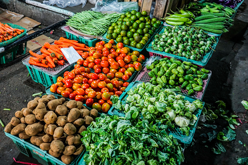 ricardoxt399's tweet photo. Fresh organic veggies u0026 pasture-raised eggs restocked at our neighborhood farmer’s market today! Stock up for healthy weeknight meals https://t.co/SCOz0CQ6gg