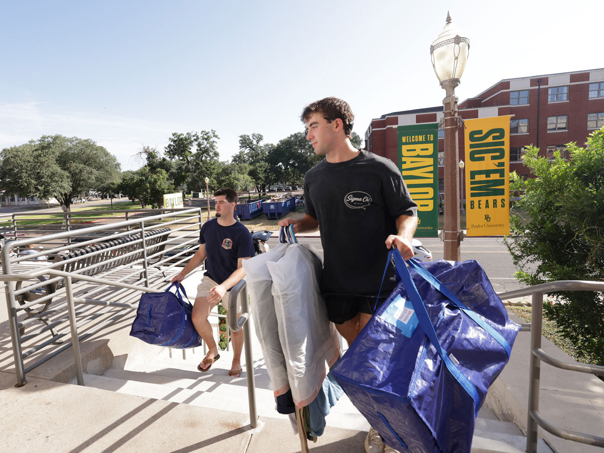 Baylor's tweet photo. New halls, new homes -- so many stories, beginning all at once. 💚💛
#SicEm || #Move2BU https://t.co/bowDnozJa5