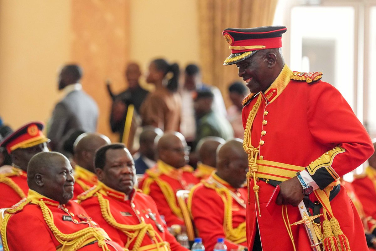 KagutaMuseveni's tweet photo. I congratulate the retiring Generals for the great contribution they have made to the UPDF. The Army and the NRM have been able to build peace and security in Uganda because of many factors, including our ideology of patriotism, modern military technology and the strength of our national economy.