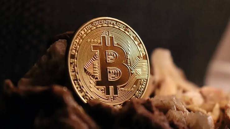 _SlyFox_Crypto_'s tweet photo. Standard Chartered sees Bitcoin hitting $100K

One of the world’s largest banks expects BTC to reach $100,000 by the end of 2026.

Institutional confidence in Bitcoin remains strong — and the year isn’t over yet.
#Bitcoin #BTC #Crypto #Institutional #Markets https://t.co/WAFAFylh9H