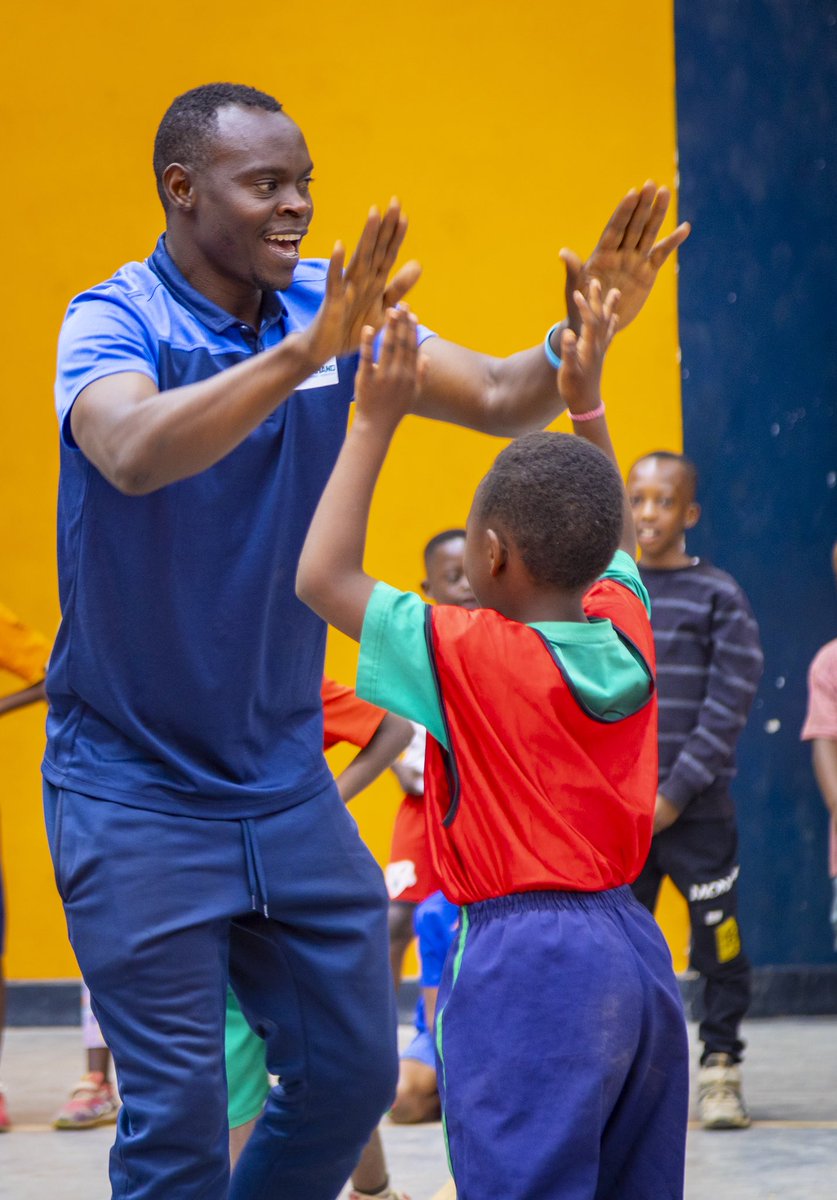 ImbutoHubsRw's tweet photo. Holiday mode: ON! 🤾🏾‍♀️🔥

The energy is high at @Yego_Kimisagara , where kids are spending their holidays on the handball court, playing hard, learning new skills, making friends &amp;having a lot of fun!

Because every child deserves a space to play, learn, grow&amp;enjoy their holidays! https://t.co/u6PphAjLtA