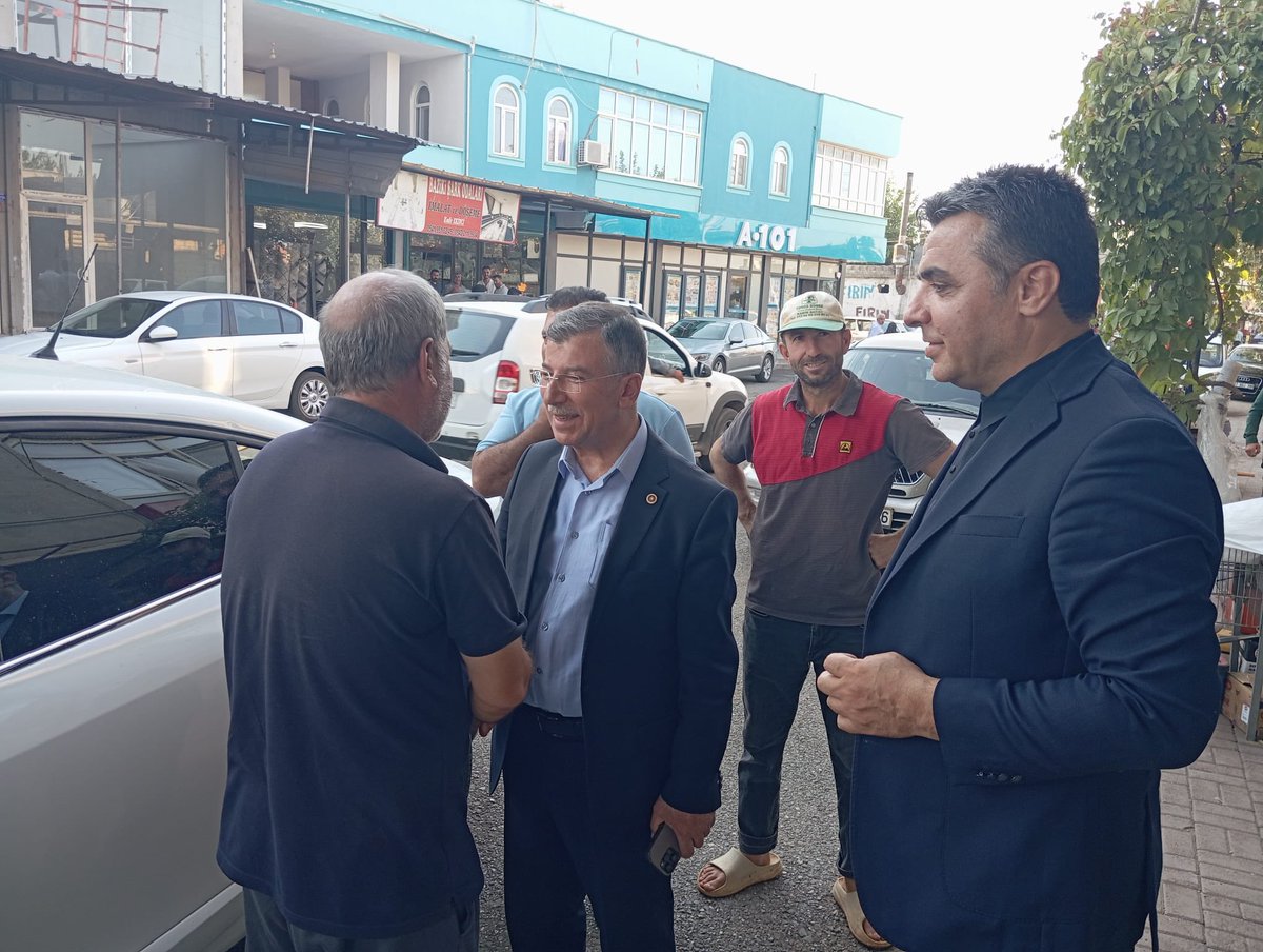 malicevheri's tweet photo. Sahadaki en güçlü yol haritamız, hemşehrilerimizin sözü ve esnafımızın beklentileridir.

AK Parti Bozova İlçe Başkanımız Mehmet Akgün, İlçe Gençlik Kolları Başkanımız İbrahim Dartar  ve teşkilatımızla birlikte Yaylak Mahallemizde esnafımızı ziyaret ettik.

İş yerlerine misafir olduğumuz esnafımızın talep ve önerilerini dinledik; çözüm bekleyen hususları not aldık.

Bozova’mızın her mahallesinde, milletimizle yan yana olmaya; talebi yerinde dinleyip çözümün takipçisi olmaya devam edeceğiz. 

edeceğiz.
@Akparti @akpartiurfa @Akbozova1 @bozovaakgenclik @avmehmetakgun  @dartar_ibrahim