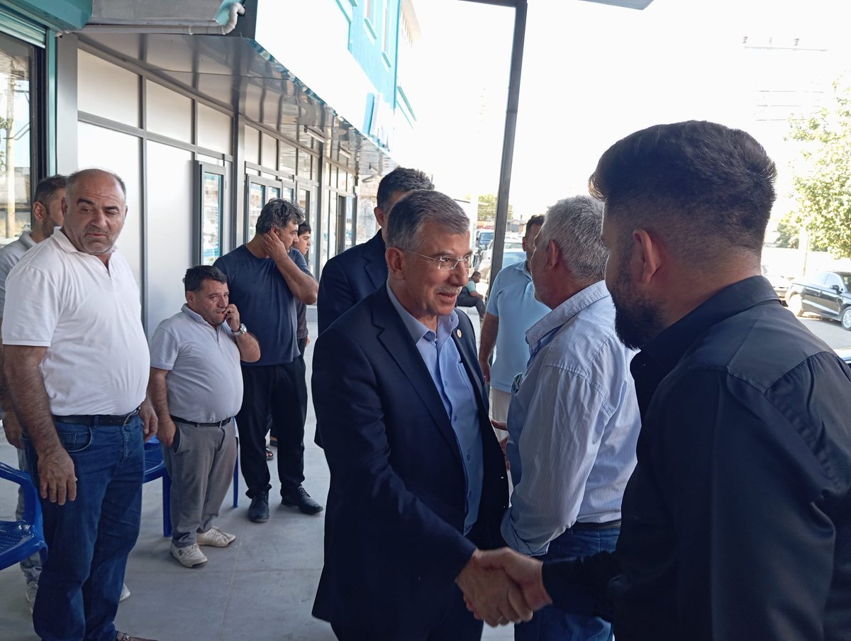 malicevheri's tweet photo. Sahadaki en güçlü yol haritamız, hemşehrilerimizin sözü ve esnafımızın beklentileridir.

AK Parti Bozova İlçe Başkanımız Mehmet Akgün, İlçe Gençlik Kolları Başkanımız İbrahim Dartar  ve teşkilatımızla birlikte Yaylak Mahallemizde esnafımızı ziyaret ettik.

İş yerlerine misafir olduğumuz esnafımızın talep ve önerilerini dinledik; çözüm bekleyen hususları not aldık.

Bozova’mızın her mahallesinde, milletimizle yan yana olmaya; talebi yerinde dinleyip çözümün takipçisi olmaya devam edeceğiz. 

edeceğiz.
@Akparti @akpartiurfa @Akbozova1 @bozovaakgenclik @avmehmetakgun  @dartar_ibrahim