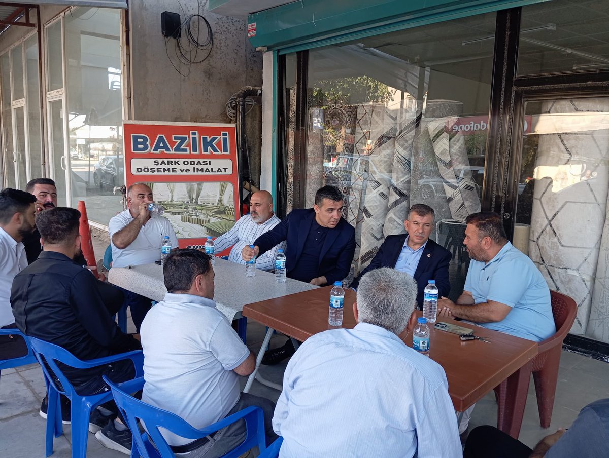 malicevheri's tweet photo. Sahadaki en güçlü yol haritamız, hemşehrilerimizin sözü ve esnafımızın beklentileridir.

AK Parti Bozova İlçe Başkanımız Mehmet Akgün, İlçe Gençlik Kolları Başkanımız İbrahim Dartar  ve teşkilatımızla birlikte Yaylak Mahallemizde esnafımızı ziyaret ettik.

İş yerlerine misafir olduğumuz esnafımızın talep ve önerilerini dinledik; çözüm bekleyen hususları not aldık.

Bozova’mızın her mahallesinde, milletimizle yan yana olmaya; talebi yerinde dinleyip çözümün takipçisi olmaya devam edeceğiz. 

edeceğiz.
@Akparti @akpartiurfa @Akbozova1 @bozovaakgenclik @avmehmetakgun  @dartar_ibrahim