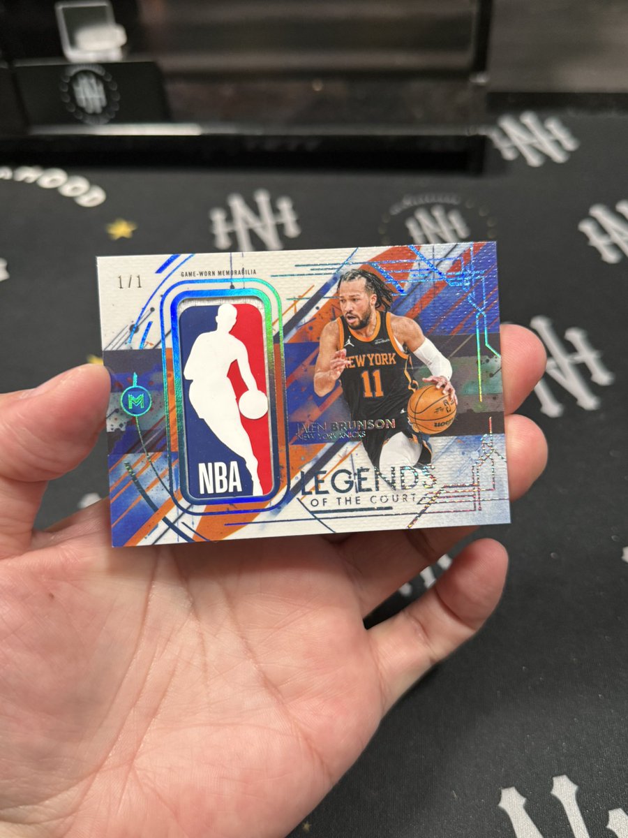 Robertle21's tweet photo. BRUNSON GAME WORN LOGOMAN

@CardPurchaser https://t.co/3Fc40pL5bQ