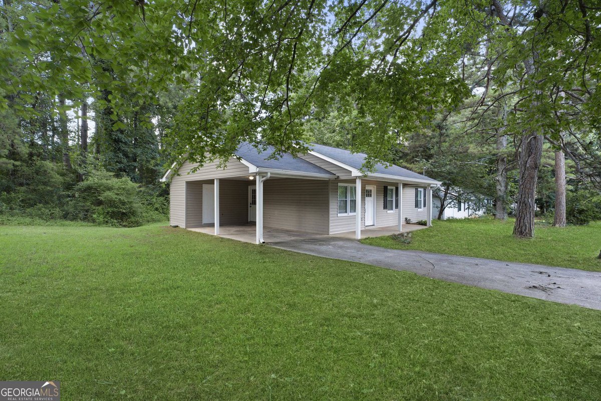 rustyscole's tweet photo. PRICE REDUCED in Carrollton! 🏡 This updated 3BR ranch at 10 Lajuana Dr offers easy one-level living, a fresh white kitchen with stainless appliances, new flooring, and a spacious yard to enjoy.
See all photos and details: https://t.co/FxlhdN4uZt
#CarrolltonGA #StarterHome https://t.co/JrMkwrwcFL