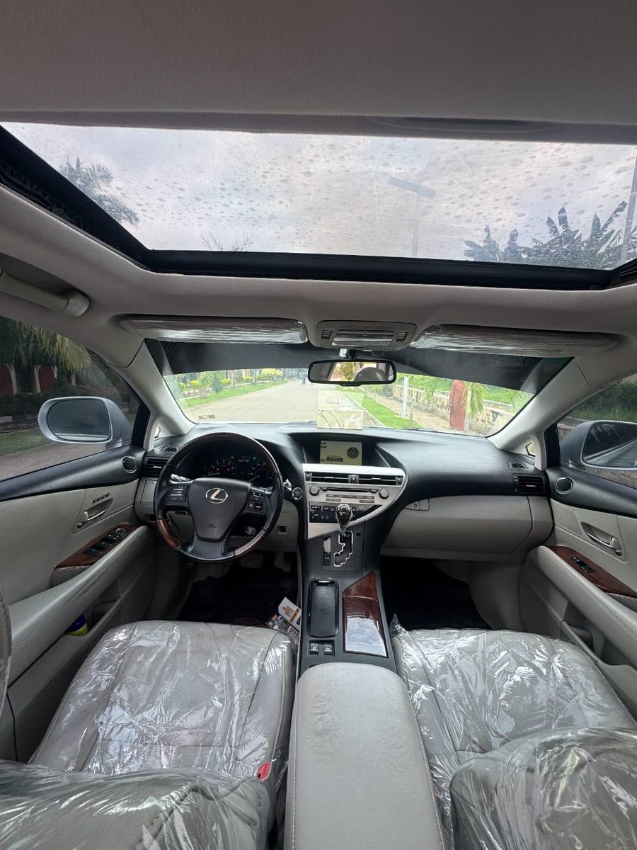 OnyitexHQ's tweet photo. Foreign used Standard 2011 Lexus RX350 Now Available - ₦16M https://t.co/OD6nVrgJiD