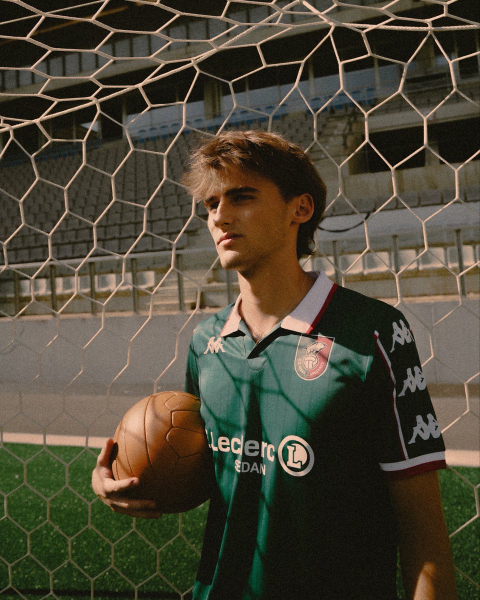 _CSSA's tweet photo. CHEZ NOUS. 🏟️

Le maillot domicile 2026/27 à Louis-Dugauguez.

Du vert. Du rouge. Sedan.

FORT DEPUIS 1919. 🟢🔴

👉 https://t.co/WZIR1M5fH9 https://t.co/4NOW7oDHUZ