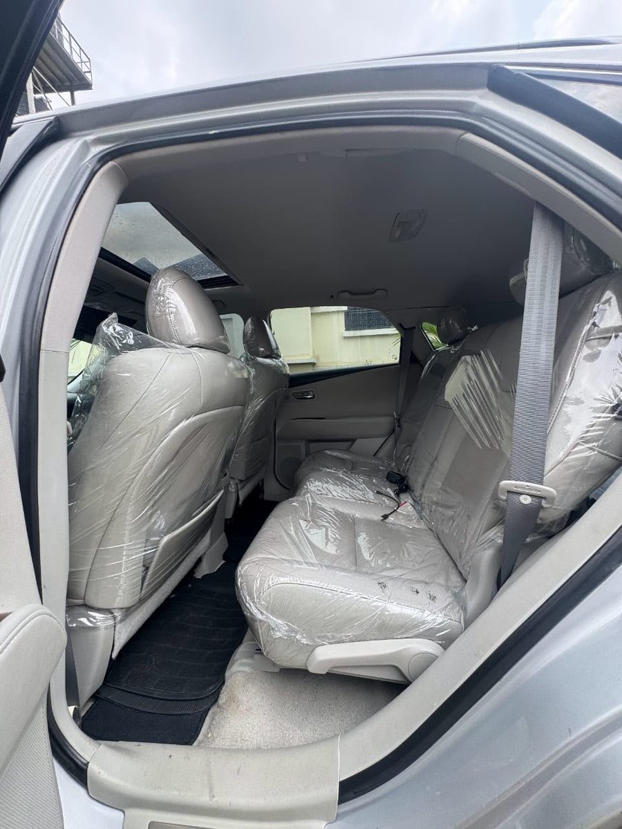 OnyitexHQ's tweet photo. Foreign used Standard 2011 Lexus RX350 Now Available - ₦16M https://t.co/OD6nVrgJiD