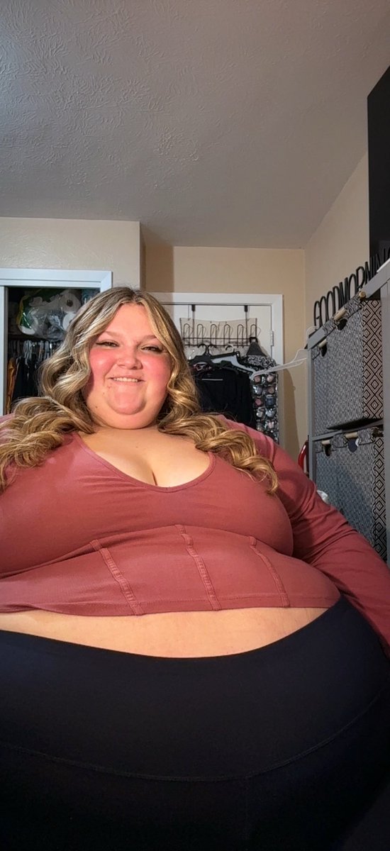 ssbbw_harmony's tweet photo. Hey yall! I am now on twitter and working to get verified! Click the link in my bio for all your needs 😘😝 https://t.co/2D41TywRJi