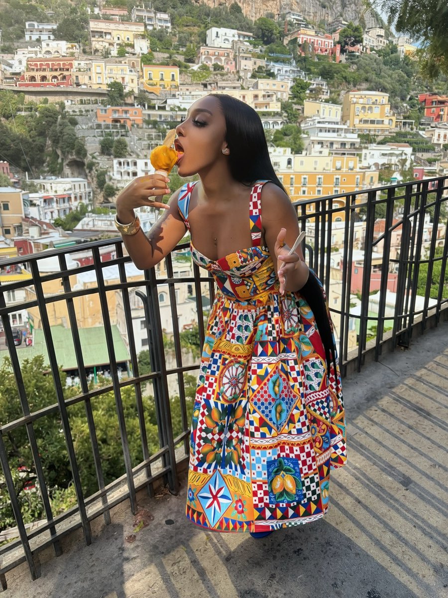 officialkenadi's tweet photo. 🇮🇹 I’m in Italiaaa https://t.co/sCFdhZCUCn