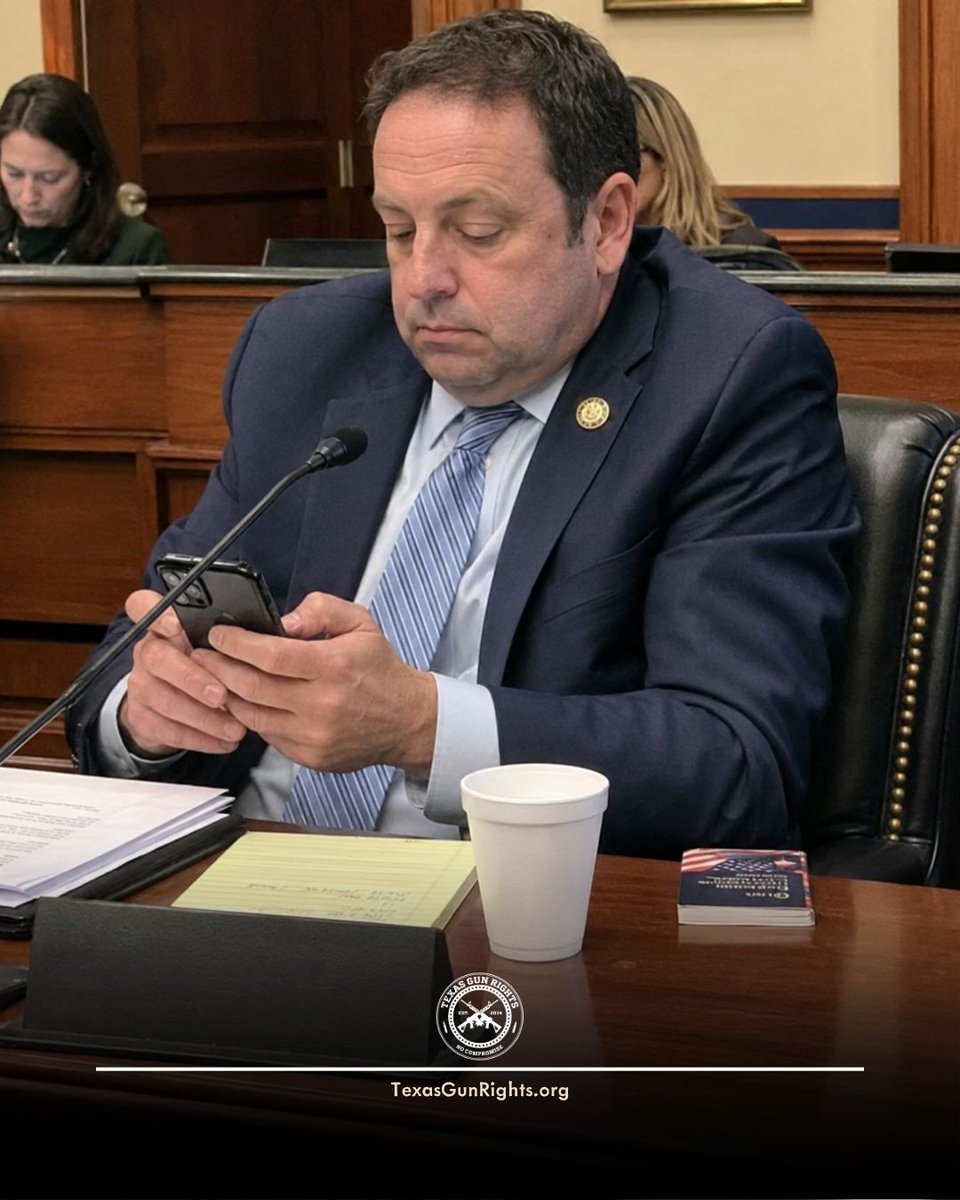 TXGunRights's tweet photo. Some lawmakers treat the Constitution like terms and conditions they never read. 📱 https://t.co/rNMRRyzCen