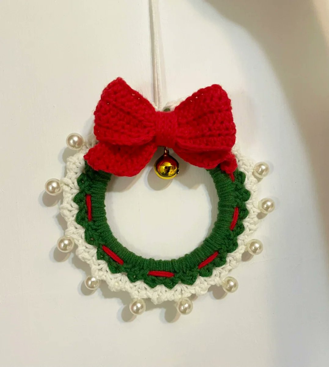 kseven_lp's tweet photo. Got my hands dirty with this cozy yarn wreath DIY today! Nothing beats crafting something with my own two hands  #DIYCrafts #Handmade， https://t.co/ML2A2UGdPv