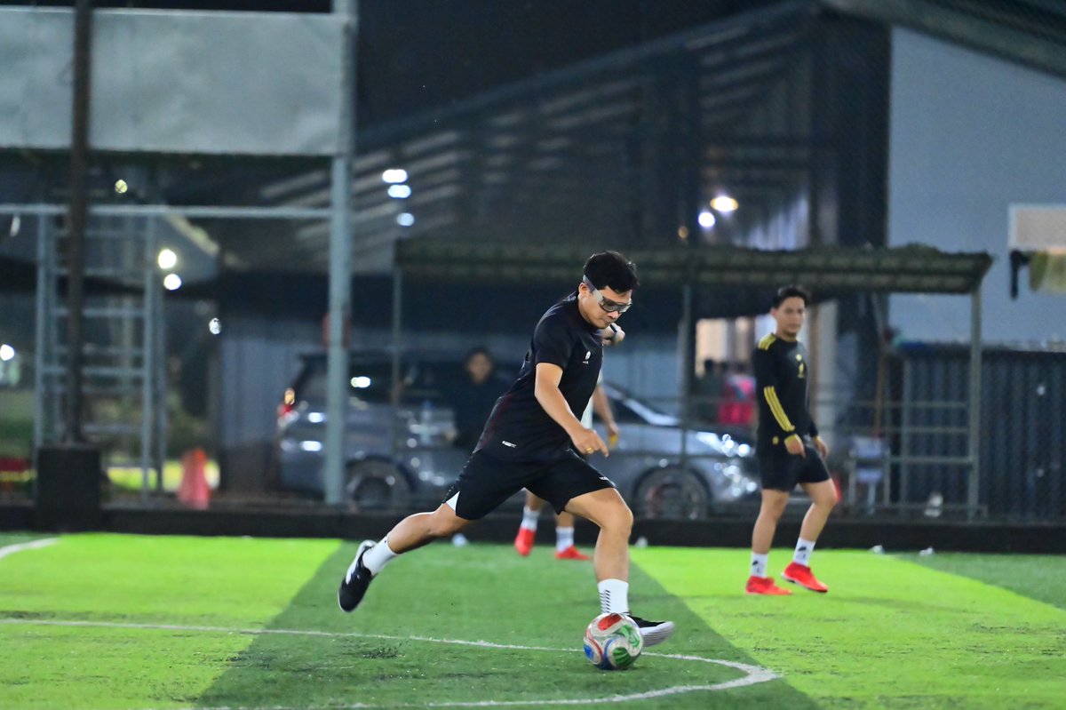 MonangAnugrah's tweet photo. T G I F ๐ฅ๐
main bola tadi malam ๐๐ช๐ป
#minisoccer #millsfootball #menjelang40 #funfootball https://t.co/x53uHl5cOY