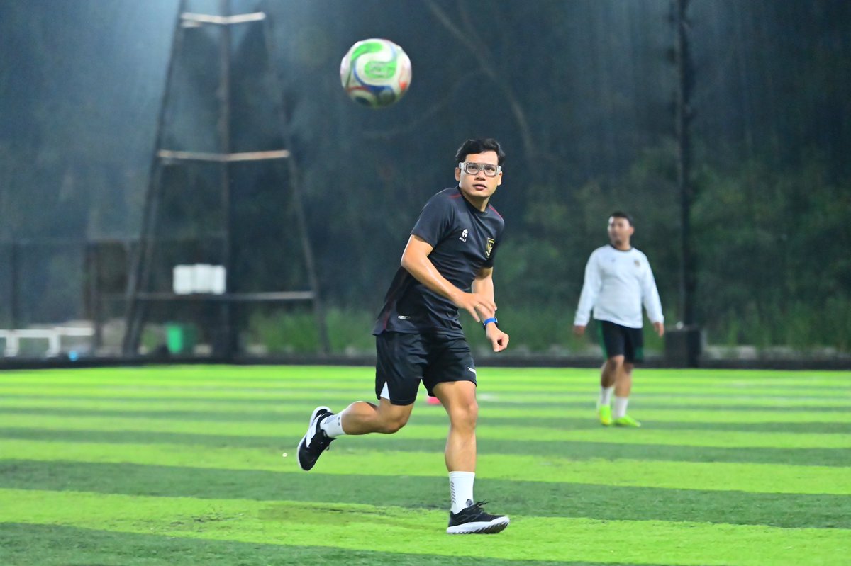 MonangAnugrah's tweet photo. T G I F ๐ฅ๐
main bola tadi malam ๐๐ช๐ป
#minisoccer #millsfootball #menjelang40 #funfootball https://t.co/x53uHl5cOY
