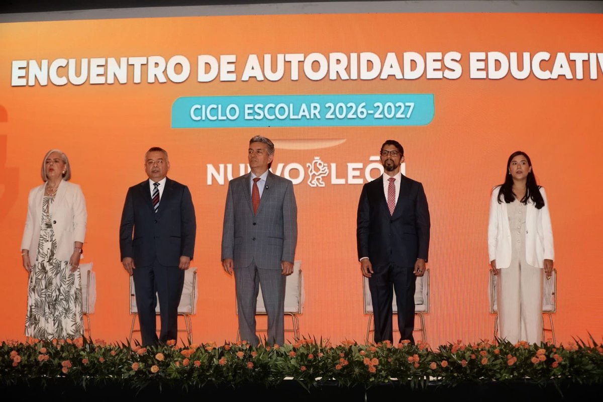 SNTE21's tweet photo. #UnoSomosTodos🙋‍♀️
#TodosSomosUno🙋‍♂️

Esta mañana, el Mtro. José Francisco Martínez Calderón, Secretario General de la Sección 21, y la Mtra. Elsa María Martínez Peña, Representante del CEN del SNTE, asistieron al "Encuentro con Autoridades Educativas". https://t.co/SJOx0MOmcY