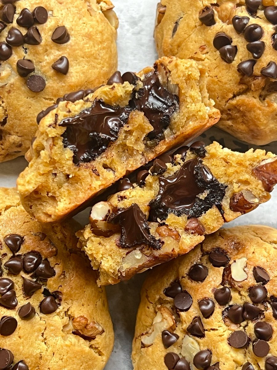 michael81469644's tweet photo. Just dropped off homemade chocolate chip cookies for our new neighbors! Love building sweet little vibes in the block ， https://t.co/qc4jIXER2a